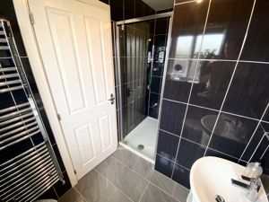 En-Suite- click for photo gallery